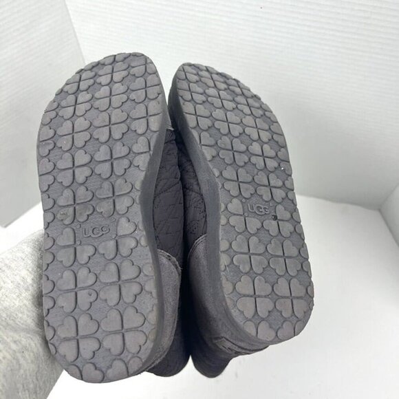 Ugg Boots Girls Sz 5 Purple Quilted Side Snap Closure Insulated Comfy Soft Cozy - Picture 7 of 10